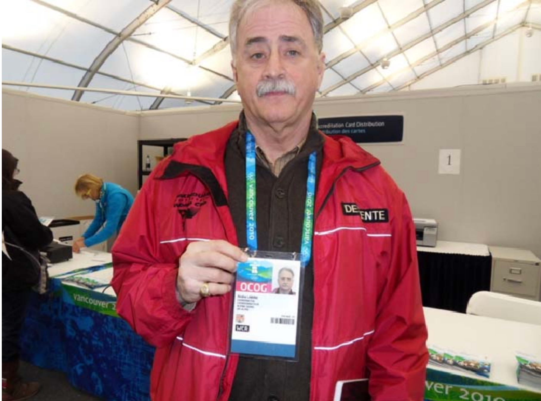 André picking up his accreditation on Day 1