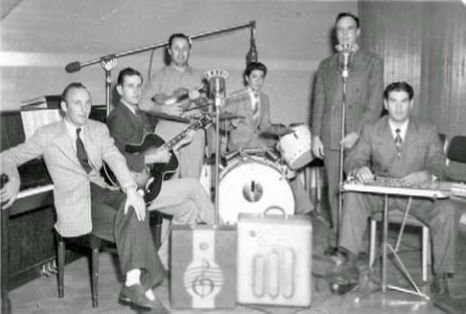 Chuck Guillory & His Rhythm Boys (Papa Cairo at the far right)