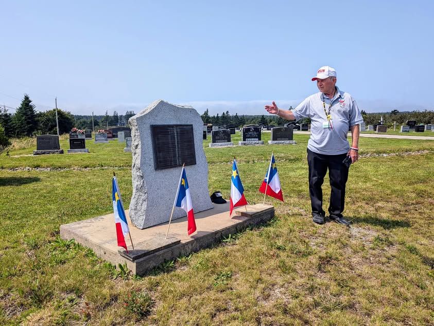 Marty Guidry discussing the Augustin Guédry dit Grivois and Marie Jeanson Memorial Plaque